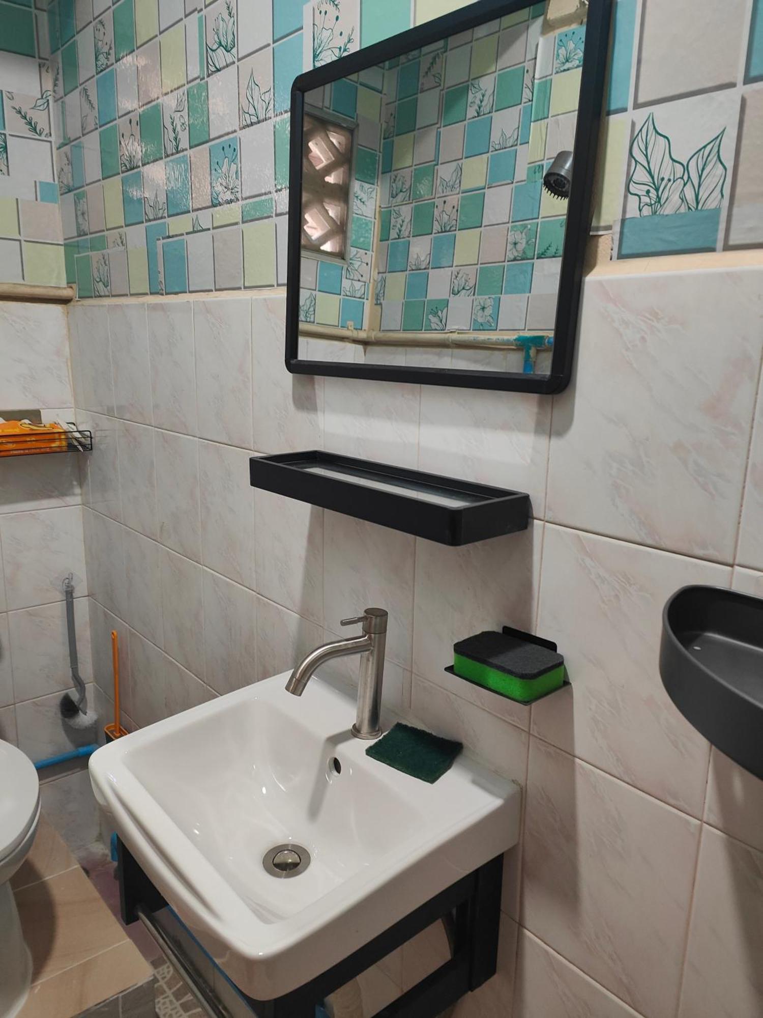 Apartamento 204 Olan Place Spacious With Wi-fi Near Bts Skytrain Bangkok