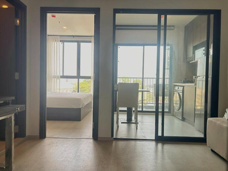 Urban 1br High Floor View Bts Udomsuk Apartment Bangkok