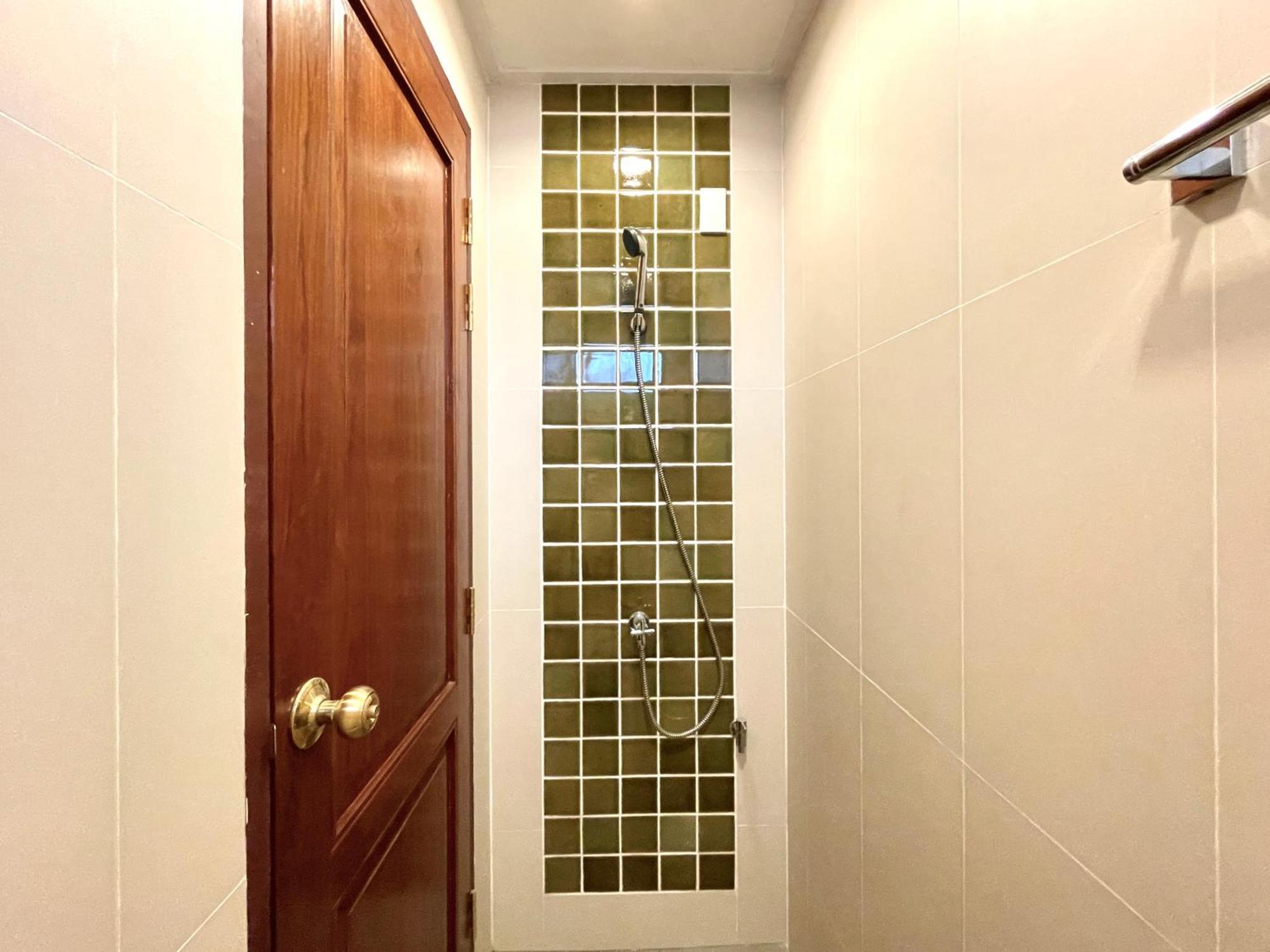 Urban Escape House - China Town Holiday home *