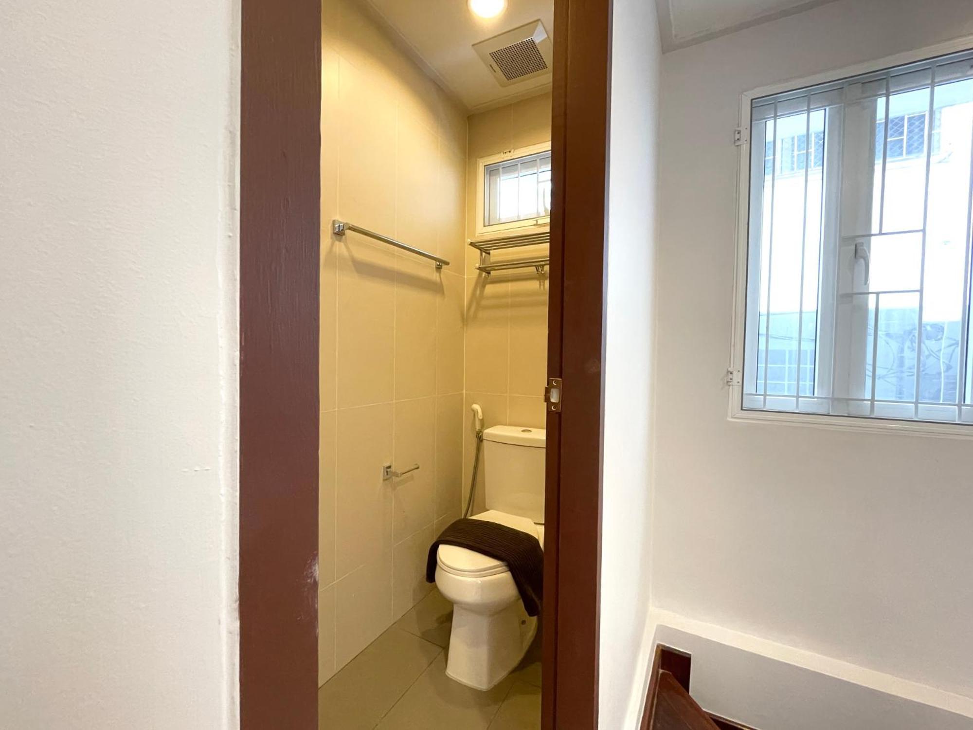 Urban Escape House - China Town Holiday home *