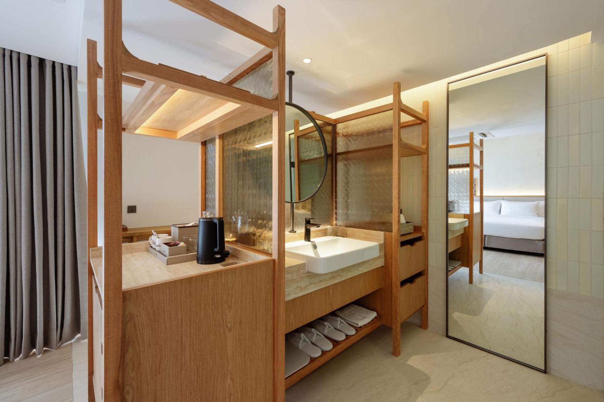 Ad Lib 4* Bangkok