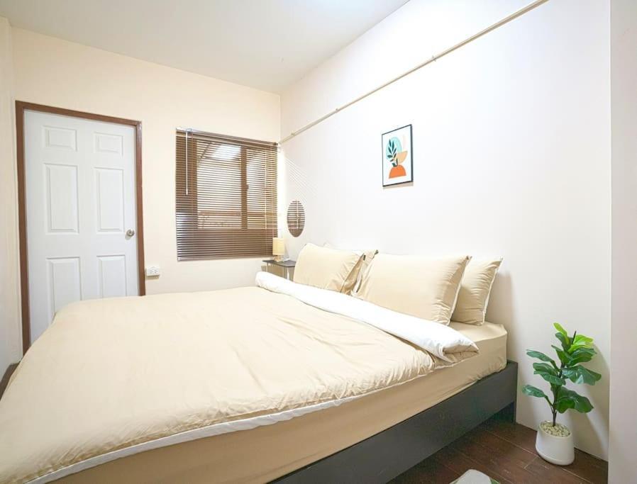 Whole Loft House Near Iconsiam In Middle Of Food Hotspot Holiday home Bangkok