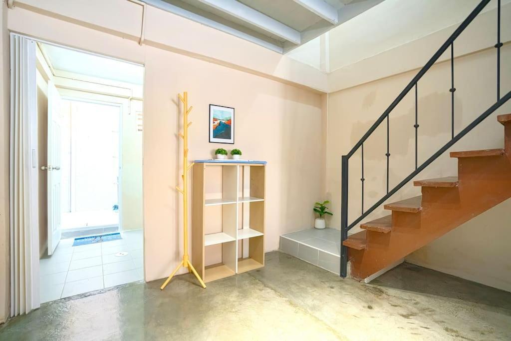 Whole Loft House Near Iconsiam In Middle Of Food Hotspot Holiday home
