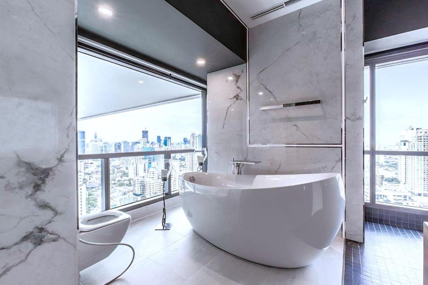 Apartment Super Luxury Large Over 230 Sqm 4 Bedroom Private Pool Phrom Phong High Floor Bangkok
