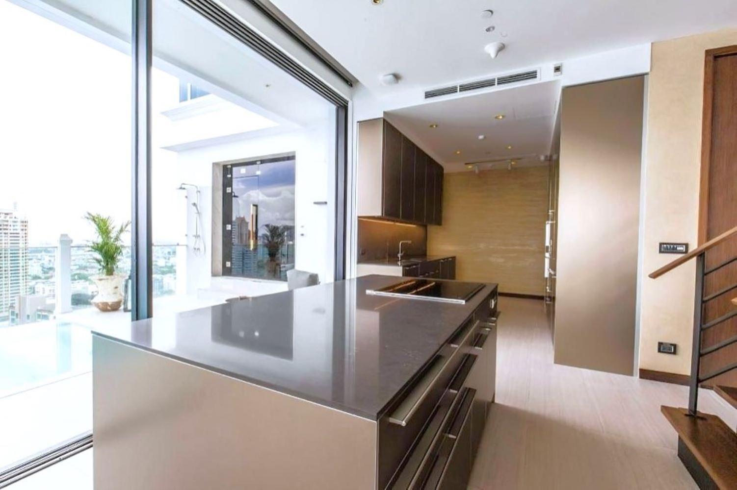 Super Luxury Large Over 230 Sqm 4 Bedroom Private Pool Phrom Phong High Floor Bangkok