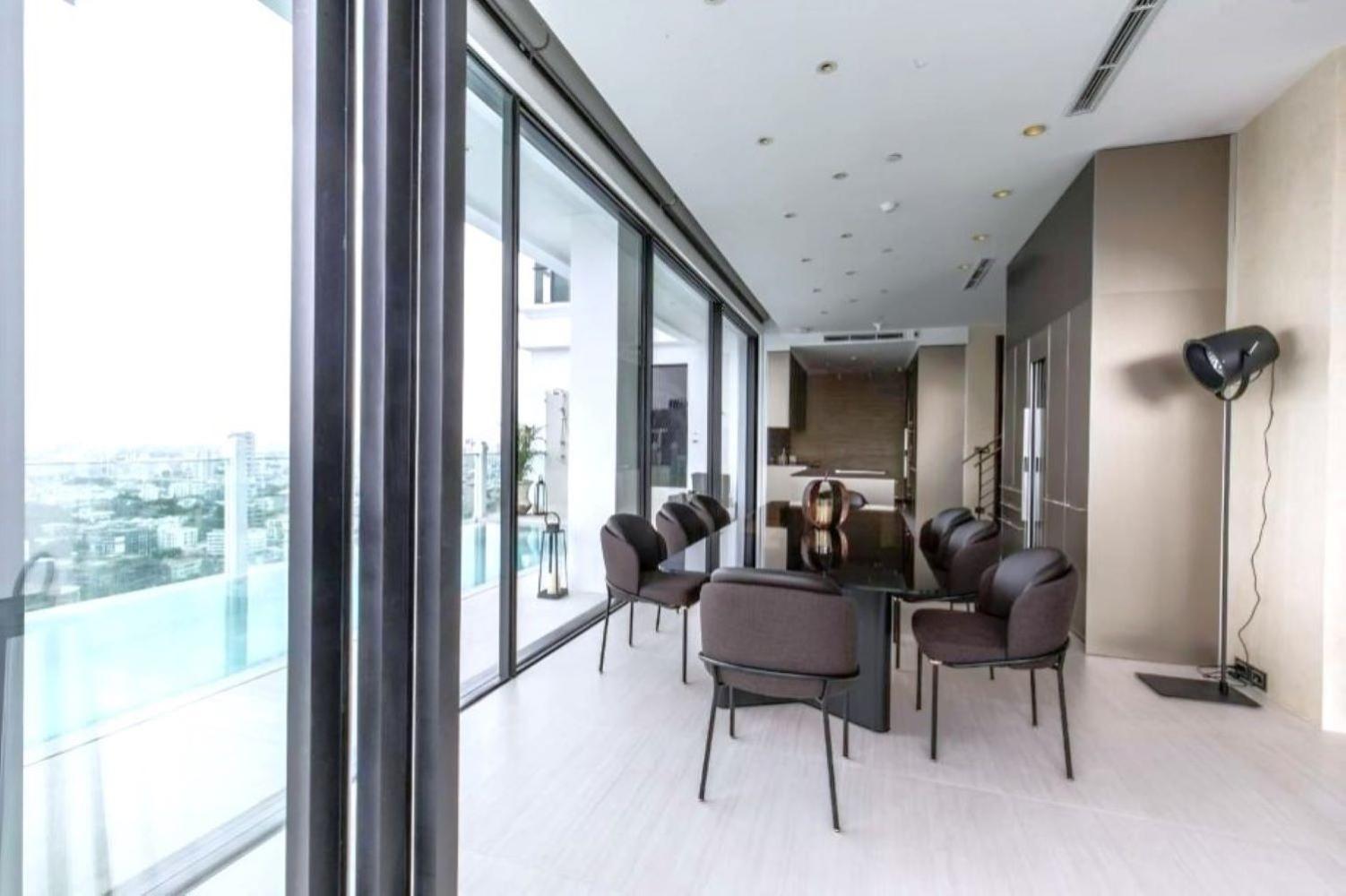 Apartment Super Luxury Large Over 230 Sqm 4 Bedroom Private Pool Phrom Phong High Floor Bangkok