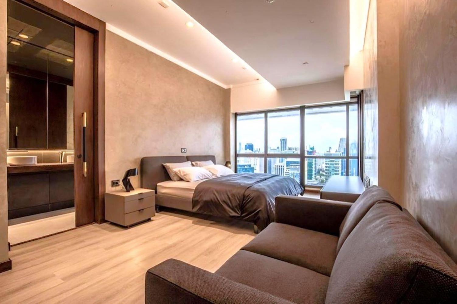 Super Luxury Large Over 230 Sqm 4 Bedroom Private Pool Phrom Phong High Floor Apartment *