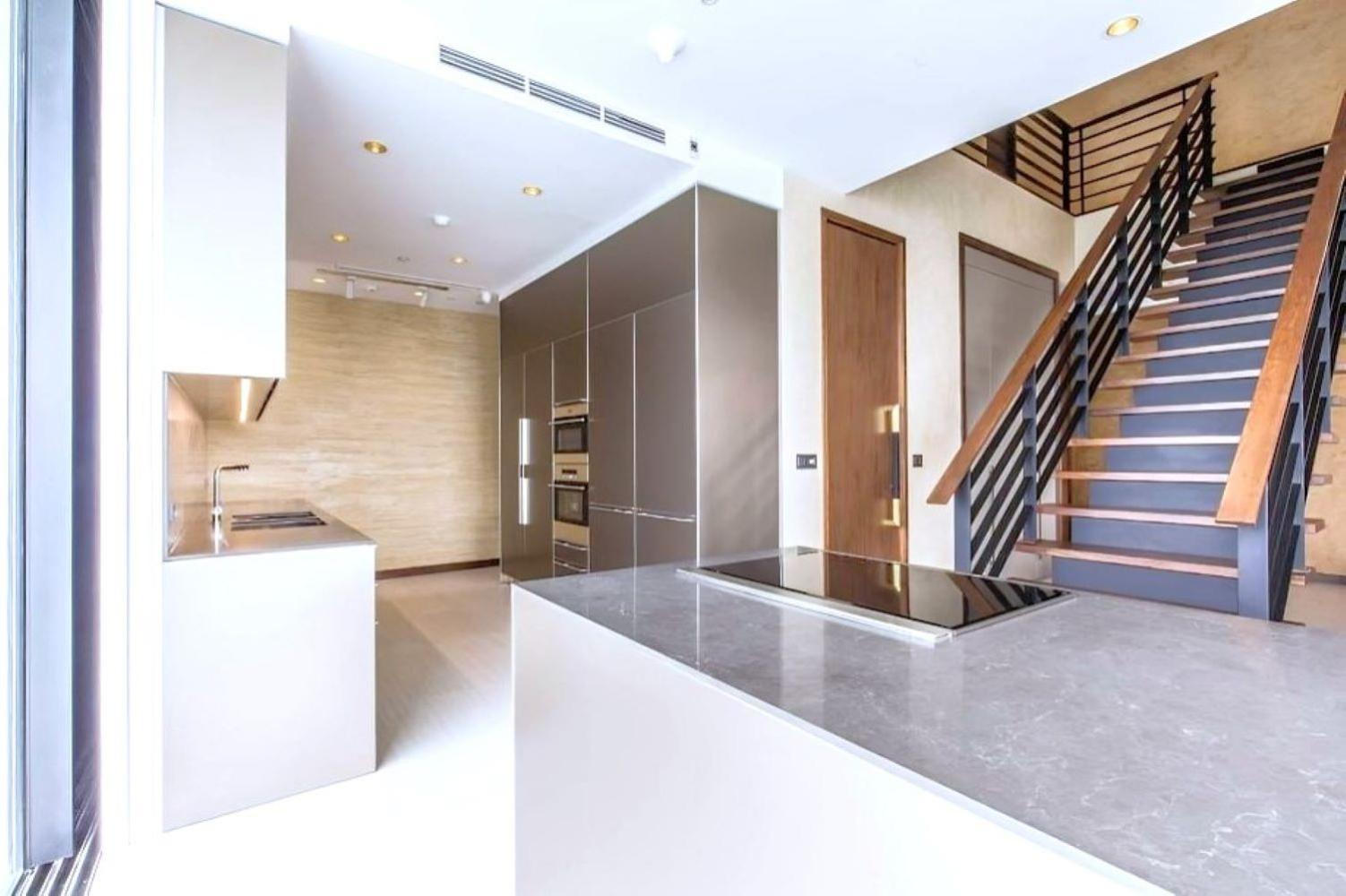 Super Luxury Large Over 230 Sqm 4 Bedroom Private Pool Phrom Phong High Floor