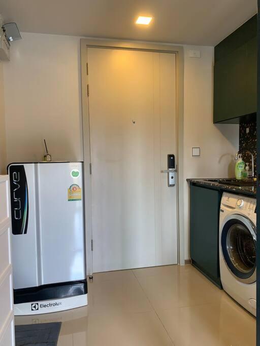 Modern At Onnut Bts Free Shuttle Bus Apartment Bangkok