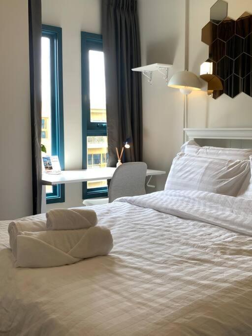 Modern At Onnut Bts Free Shuttle Bus Apartment Bangkok