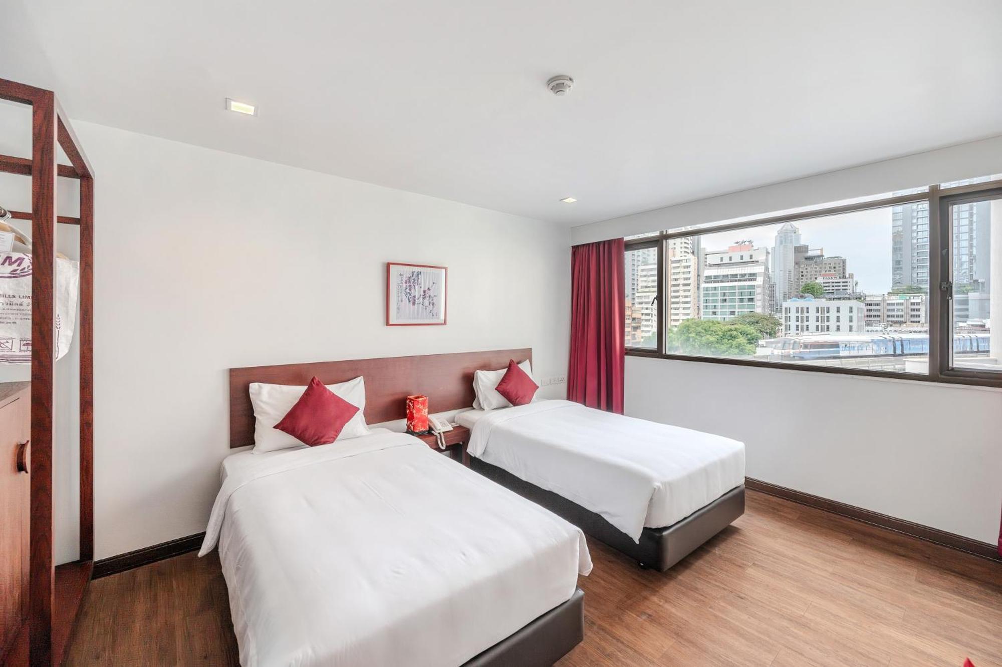 Ruamchitt Plaza 3* Bangkok