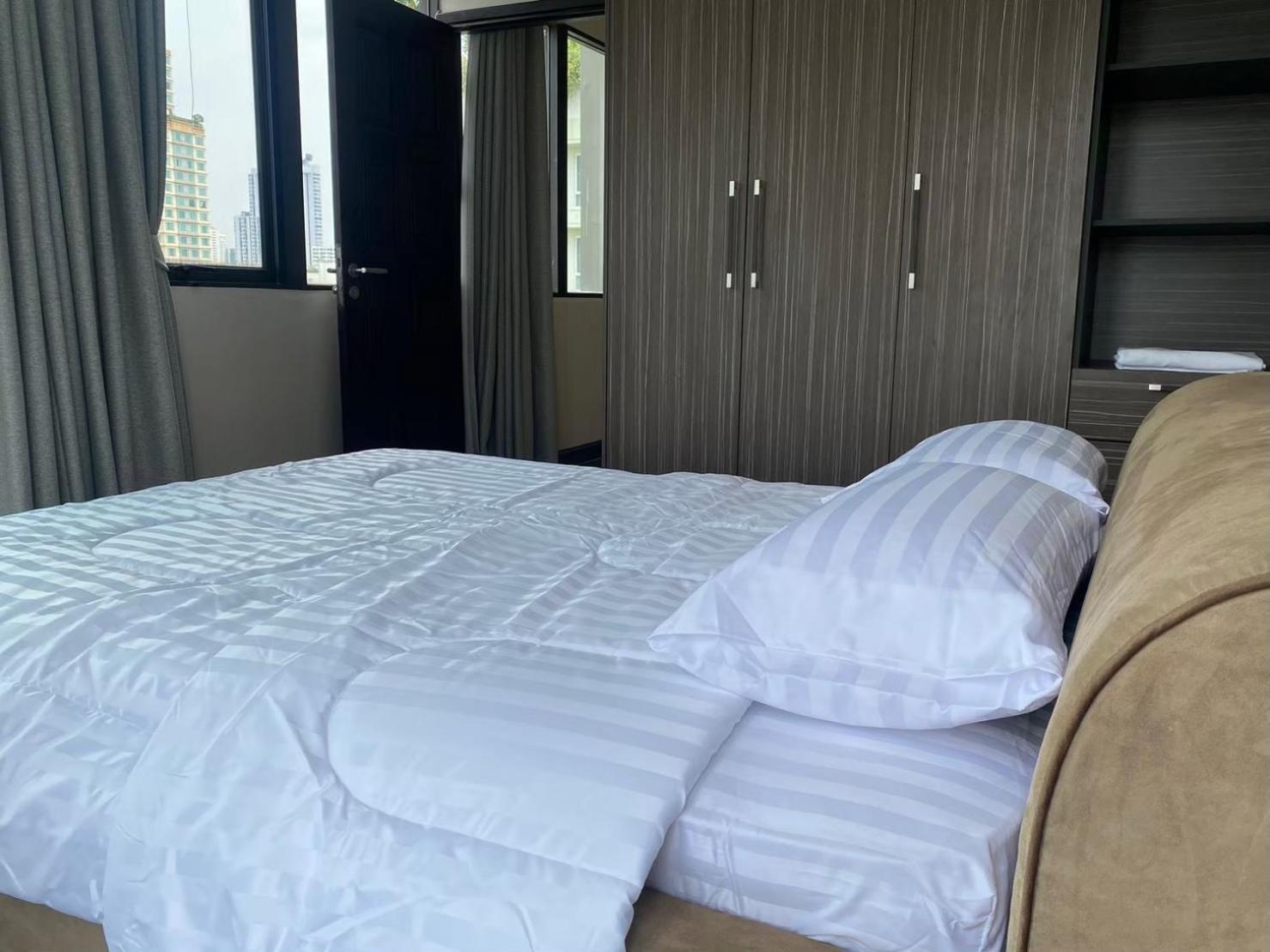 Appartamento W8 Rise Lux Condo, 3 Bedroom Penthouse, Hip Bkk 5 Min From Thonglo Bts Station, Ok After The Earthquake