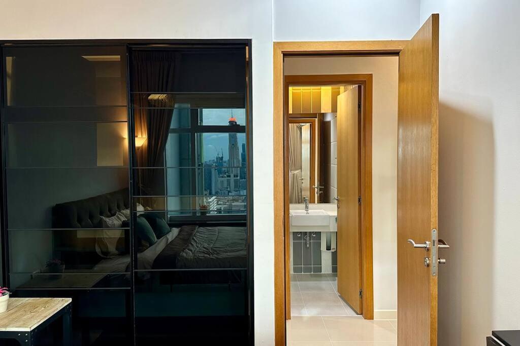 Circle Luxury View 42 Floor