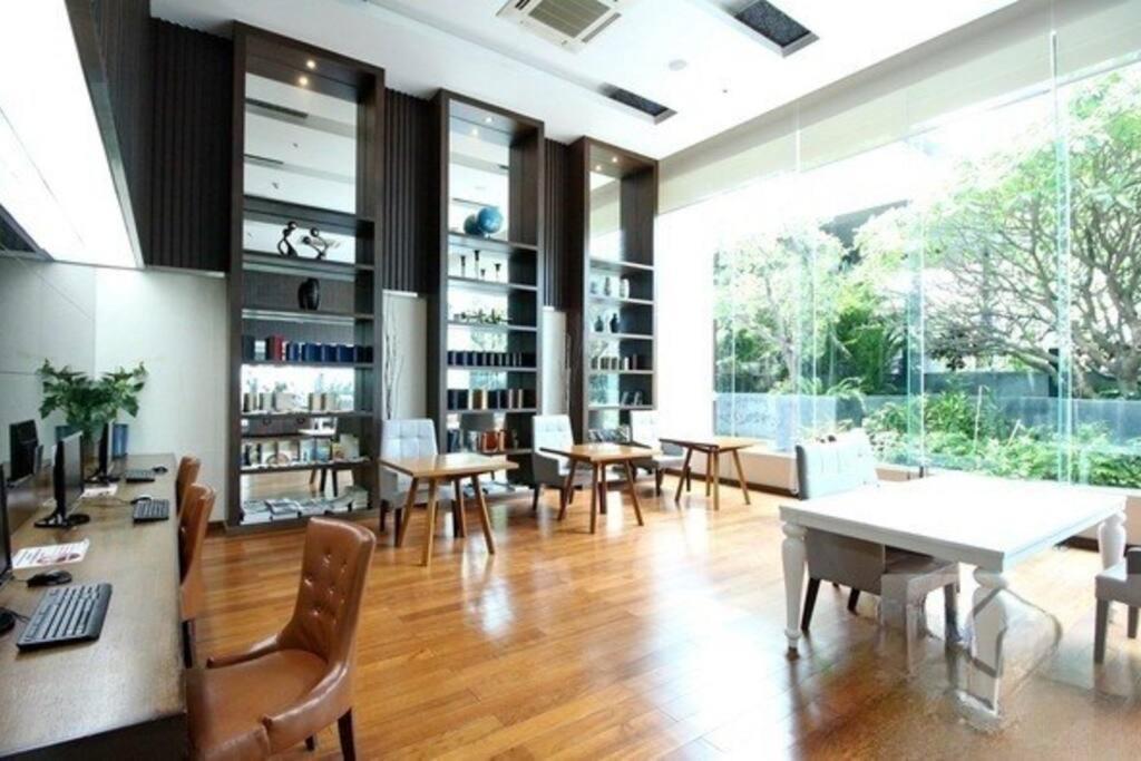 Circle Luxury View 42 Floor Apartment Bangkok