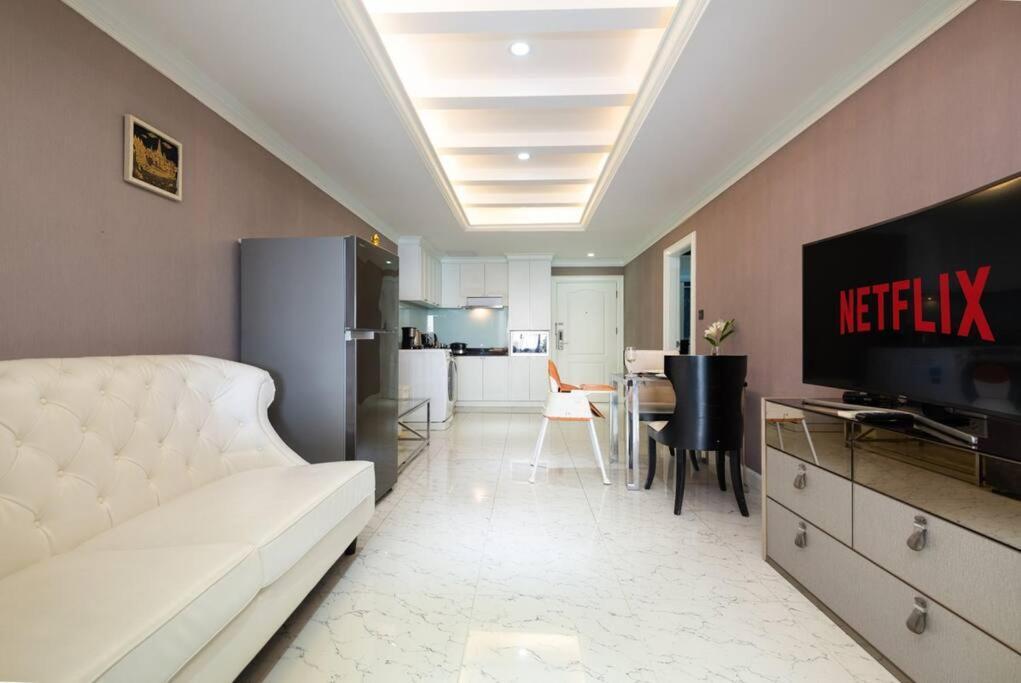 Bangrak Riverview High Floor Hangover 47fl Apartment *