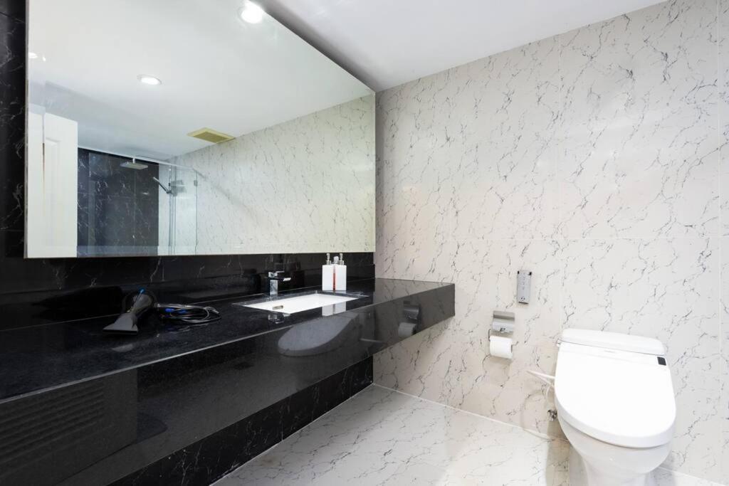 Apartment Bangrak Riverview High Floor Hangover 47fl