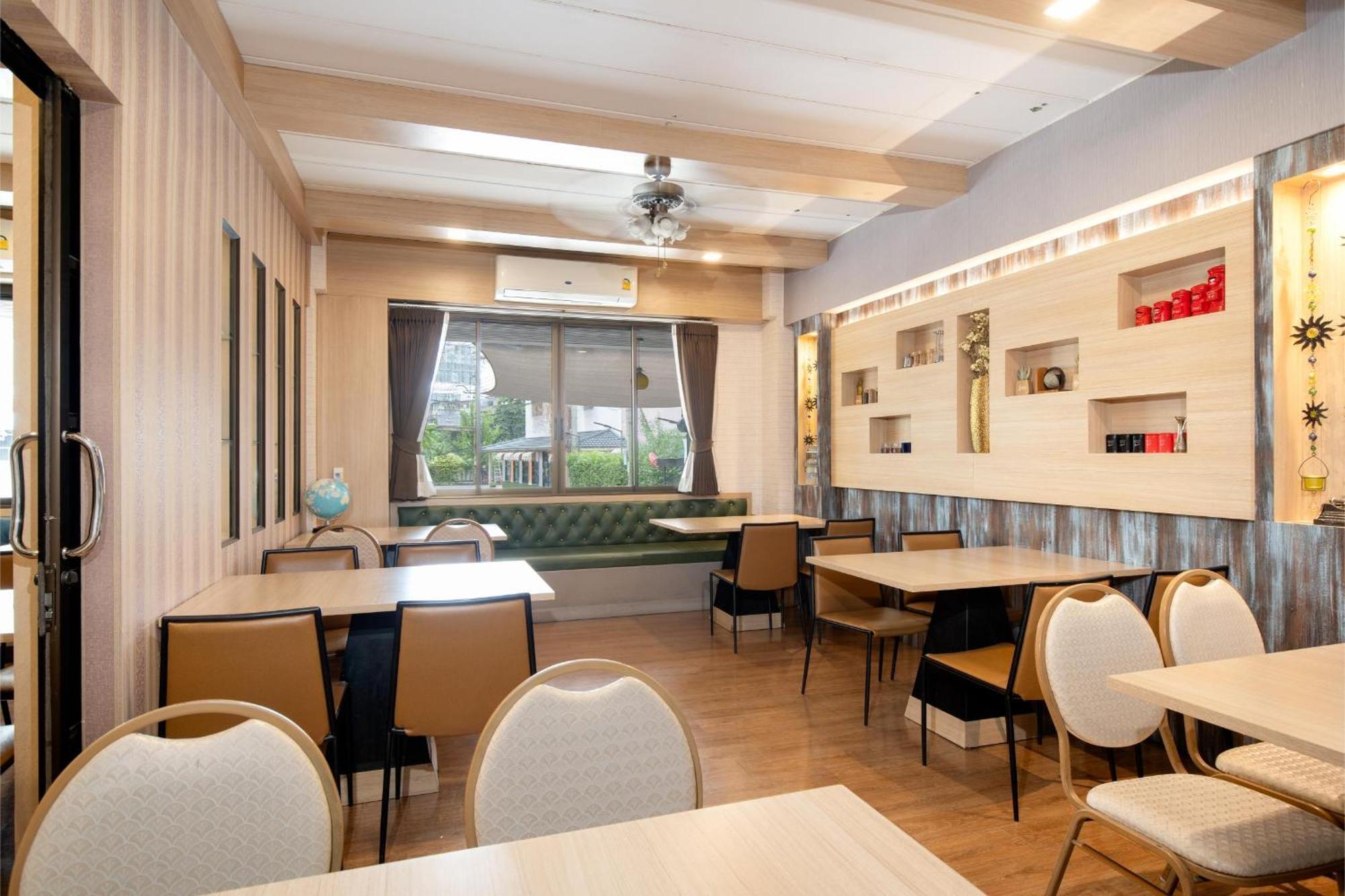 P-park Hotell 3*