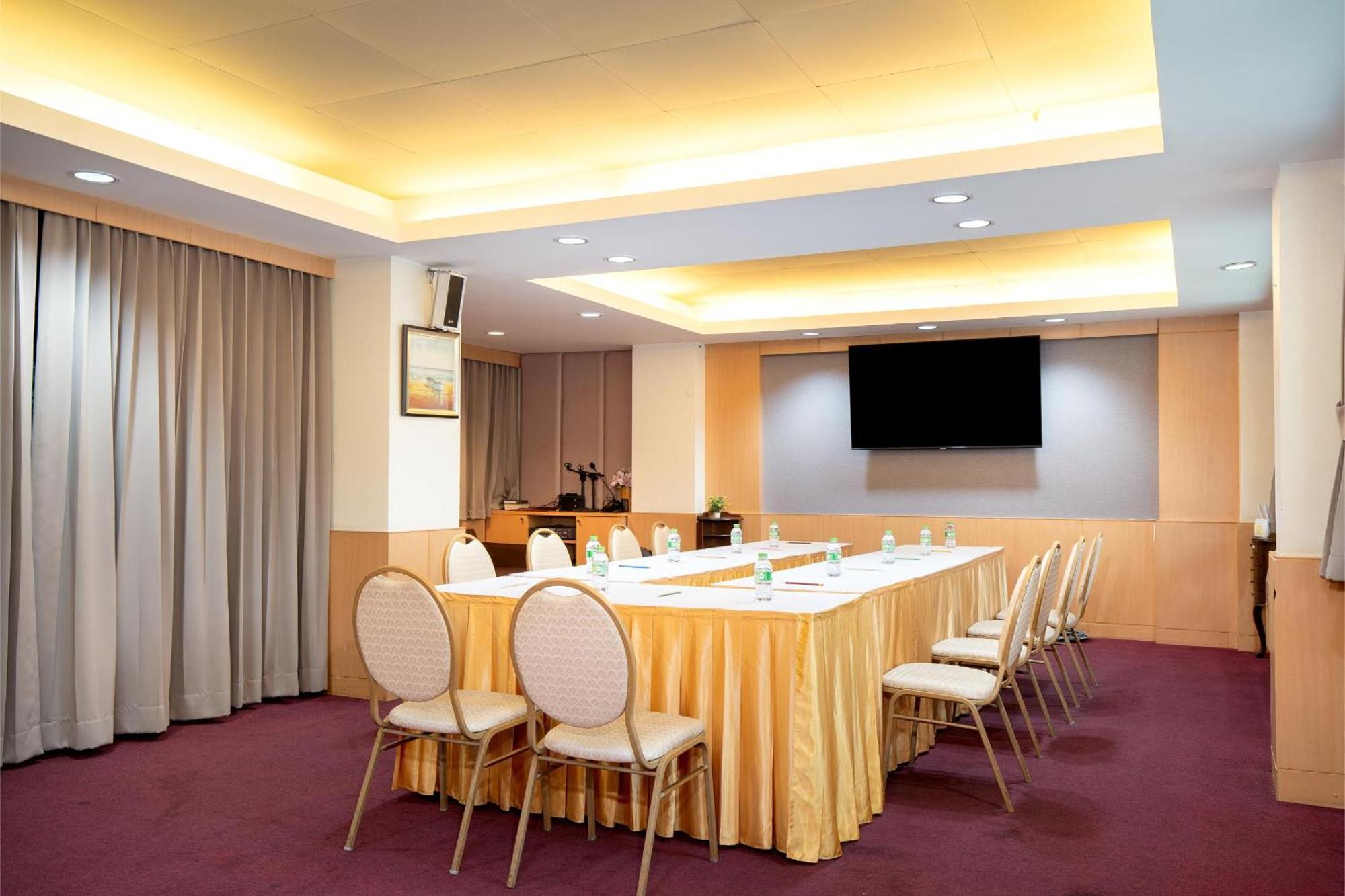 P-park Hotell 3*