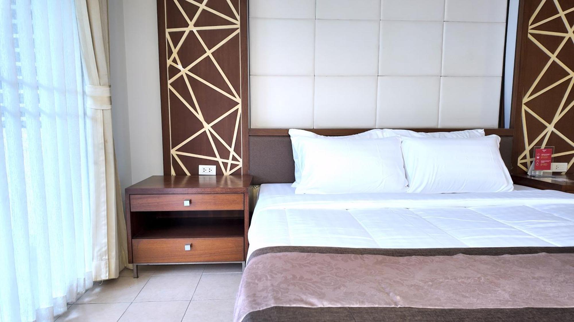 Hotel Charan Tower Residences By Aspira 3*