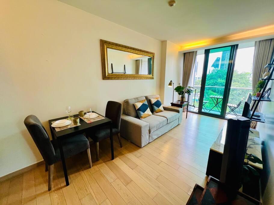 Cozy Garden-view 1bed 1bath 700m Bts Thonglor, 500m Samitivej Hospital, Fast 500mbps Wifi