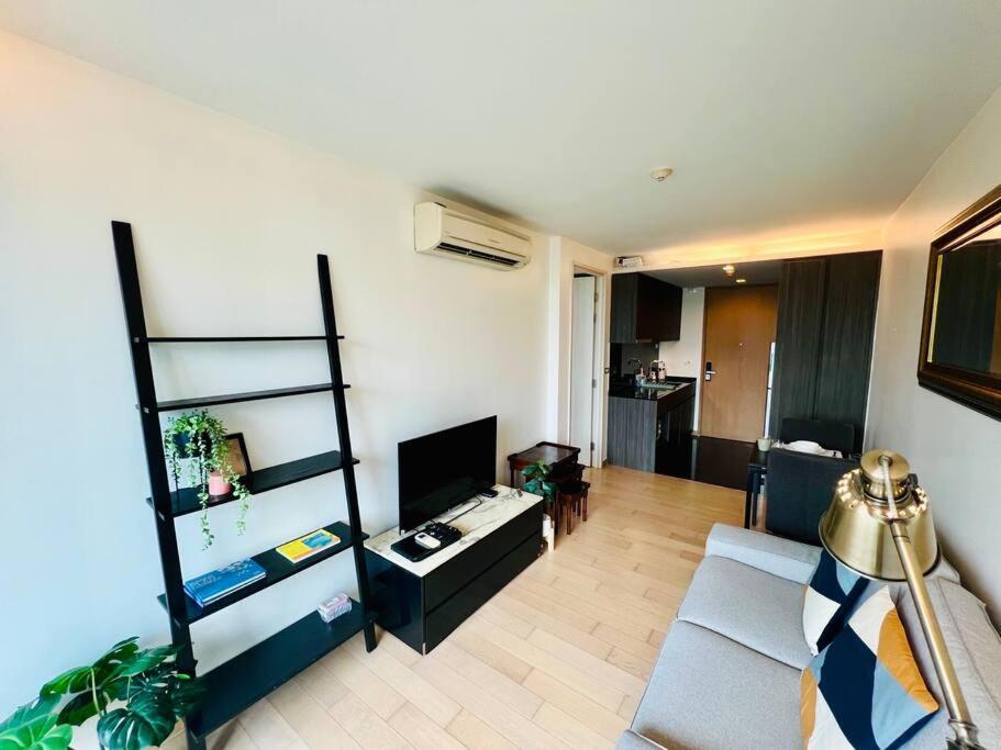 Cozy Garden-view 1bed 1bath 700m Bts Thonglor, 500m Samitivej Hospital, Fast 500mbps Wifi
