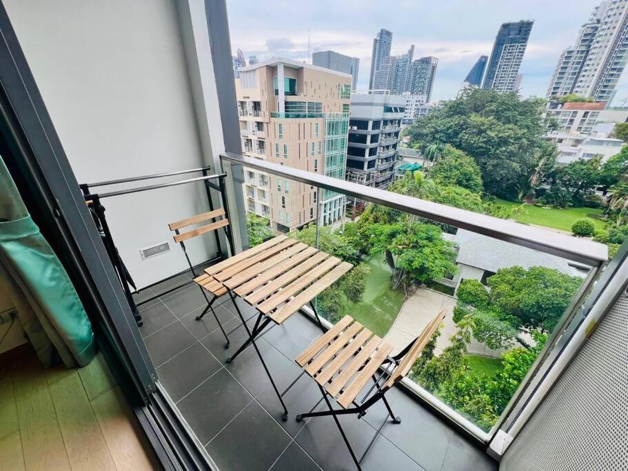 Cozy Garden-view 1bed 1bath 700m Bts Thonglor, 500m Samitivej Hospital, Fast 500mbps Wifi Apartment *