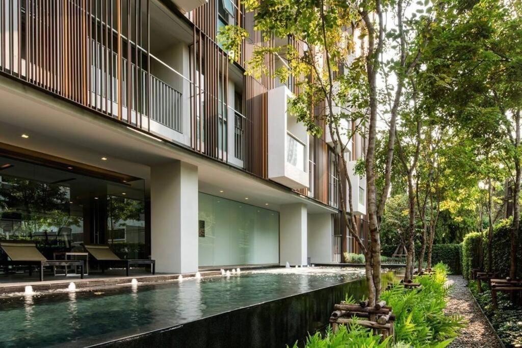 Cozy Garden-view 1bed 1bath 700m Bts Thonglor, 500m Samitivej Hospital, Fast 500mbps Wifi Apartment