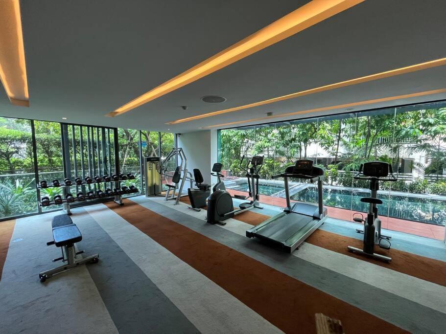 Cozy Garden-view 1bed 1bath 700m Bts Thonglor, 500m Samitivej Hospital, Fast 500mbps Wifi Apartment *