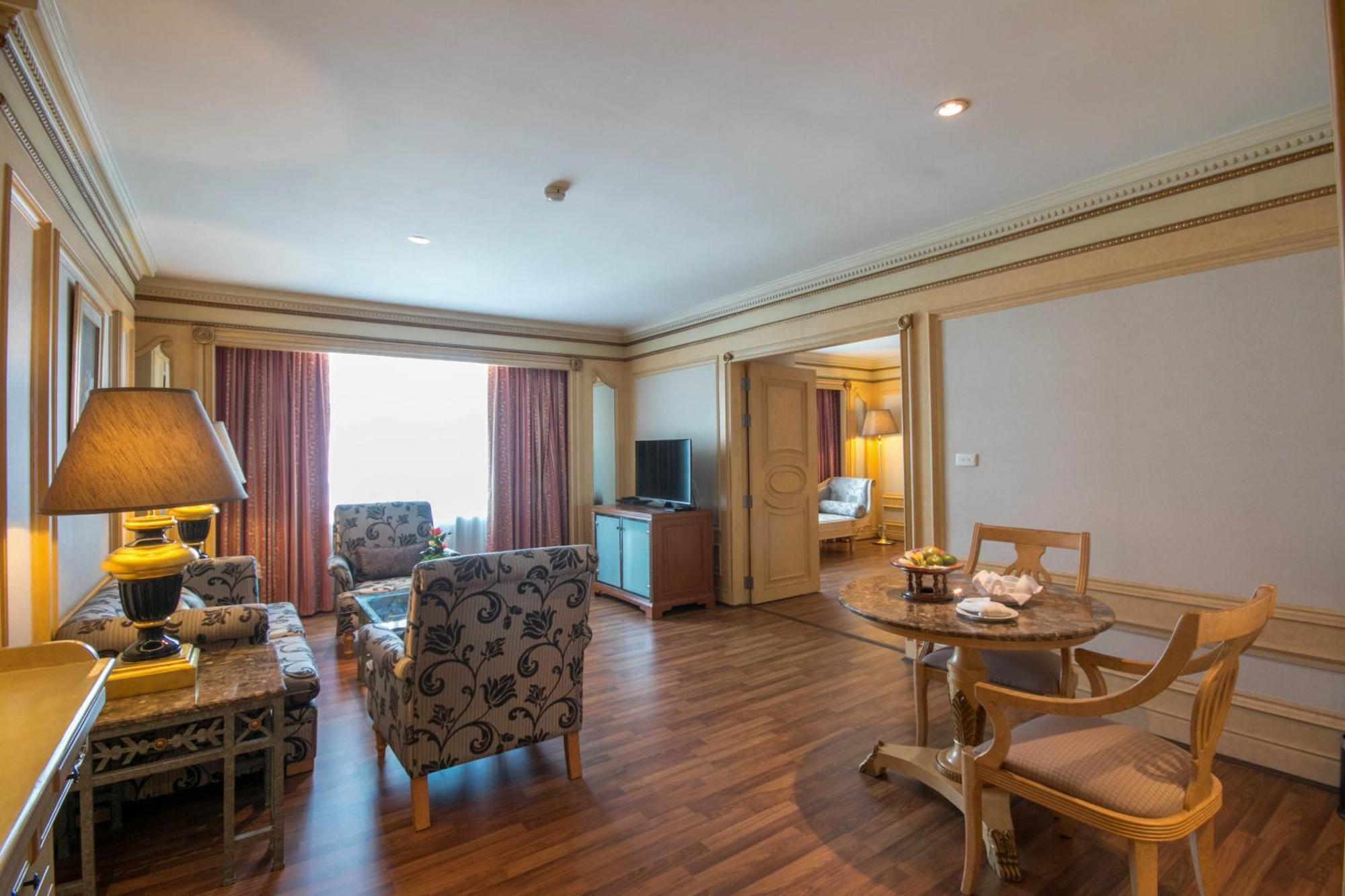 Hotel Golden Tulip Sovereign 4*