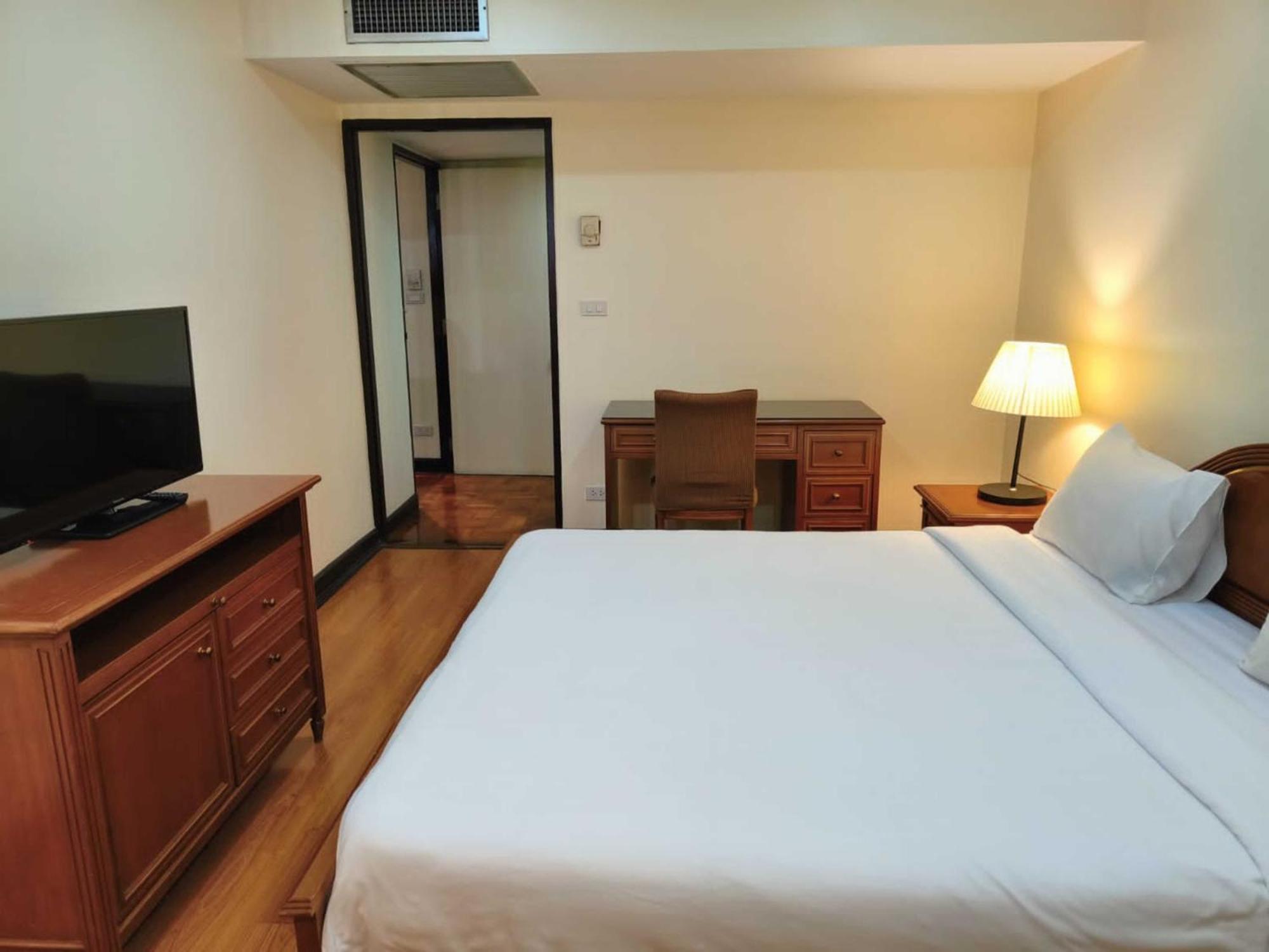 Appartement Direct At Omni Complex, Nana Bangkok