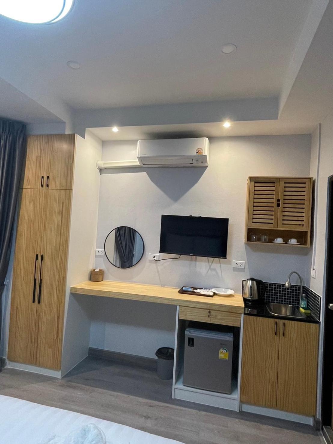Khách sạn Acozyposhtel 4*