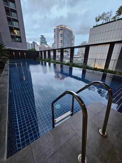 1br At Thonglor Bts Overlooking With Workspace