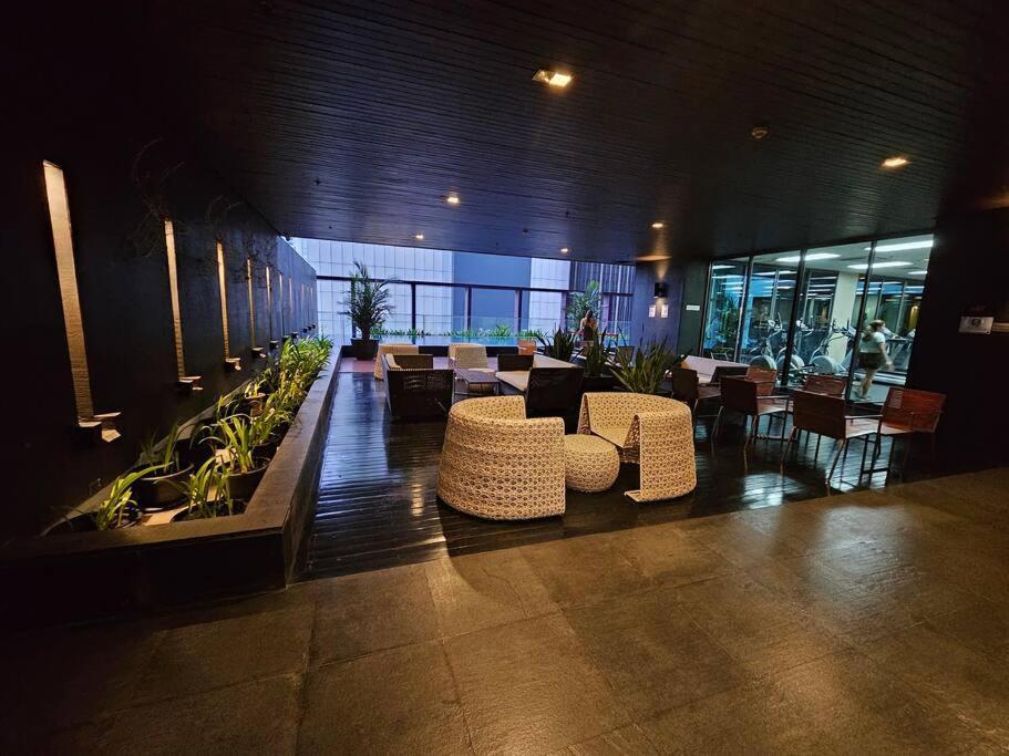 Apartment 1br At Thonglor Bts Overlooking With Workspace Bangkok