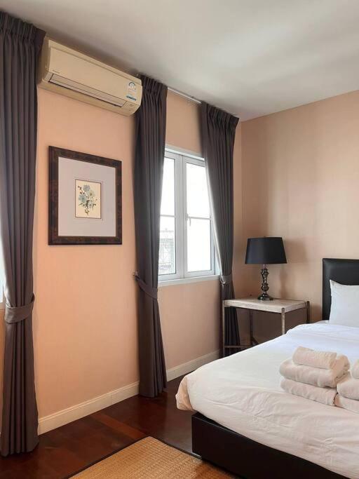 Holiday home 3br Sukhumvit Townhouse, Close To Emsphere And Bts Mrt