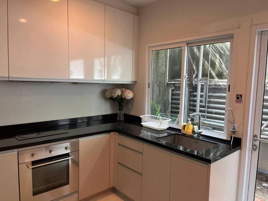 3br Sukhumvit Townhouse, Close To Emsphere And Bts Mrt Holiday home Bangkok