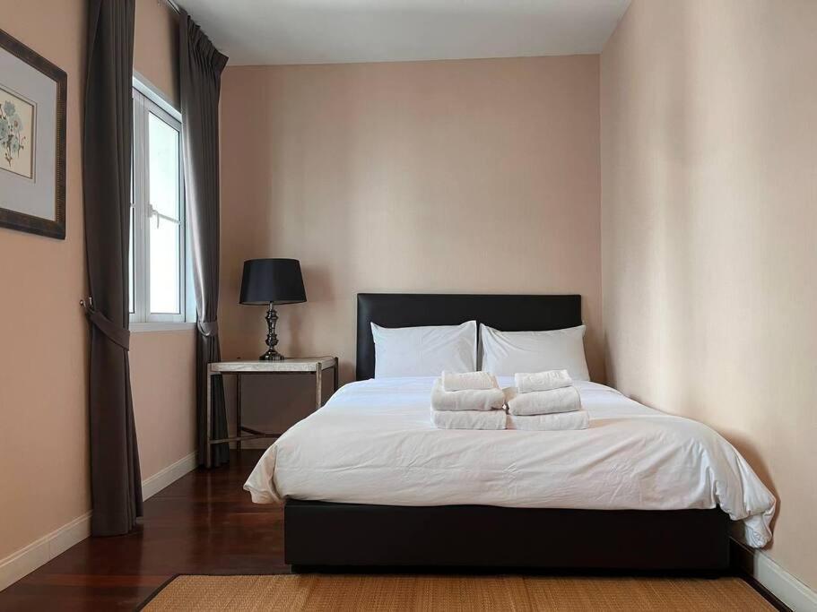 Holiday home 3br Sukhumvit Townhouse, Close To Emsphere And Bts Mrt *