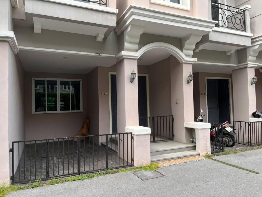 3br Sukhumvit Townhouse, Close To Emsphere And Bts Mrt *