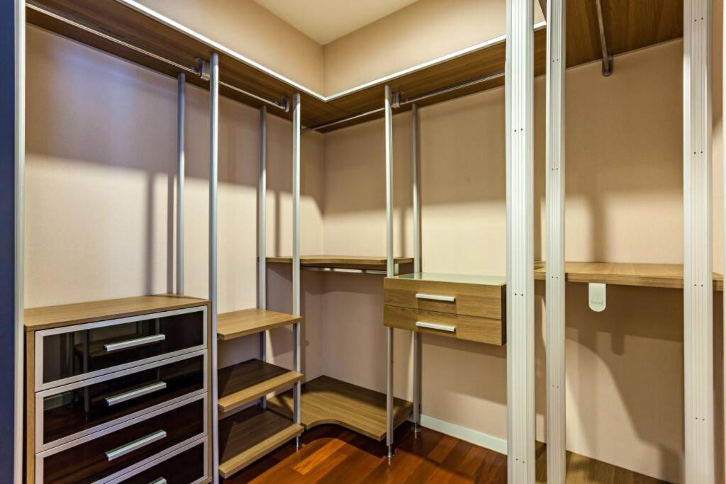 3br Sukhumvit Townhouse, Close To Emsphere And Bts Mrt * Bangkok