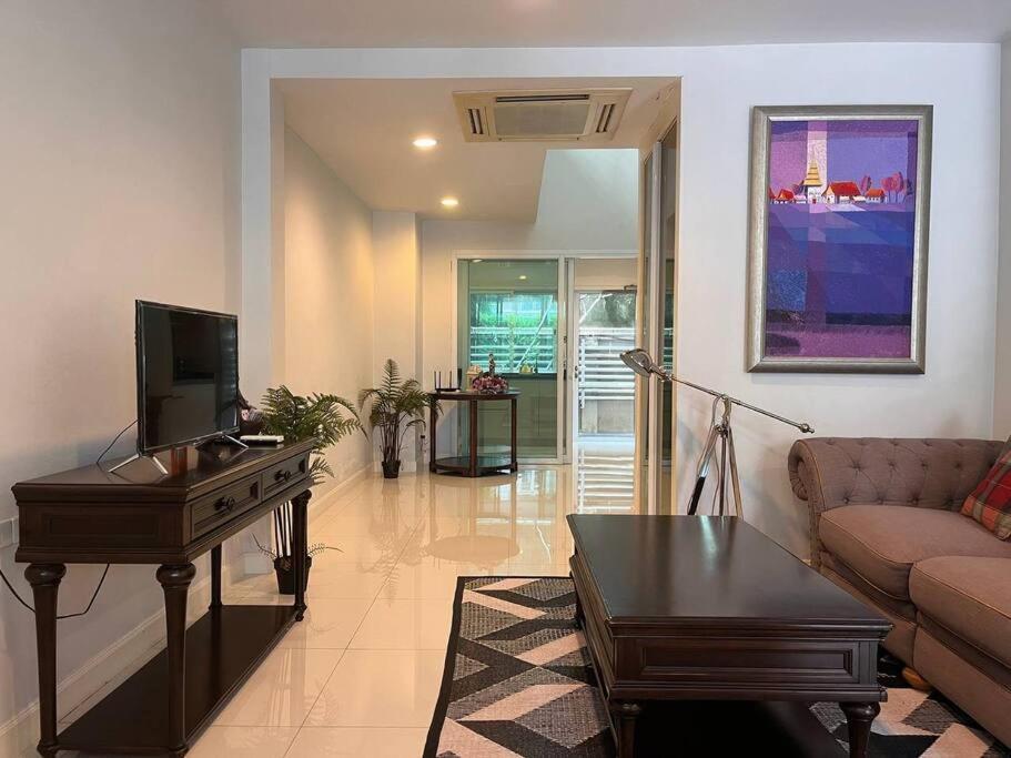 3br Sukhumvit Townhouse, Close To Emsphere And Bts Mrt Holiday home