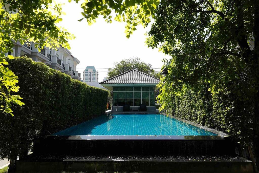 3br Sukhumvit Townhouse, Close To Emsphere And Bts Mrt * Bangkok