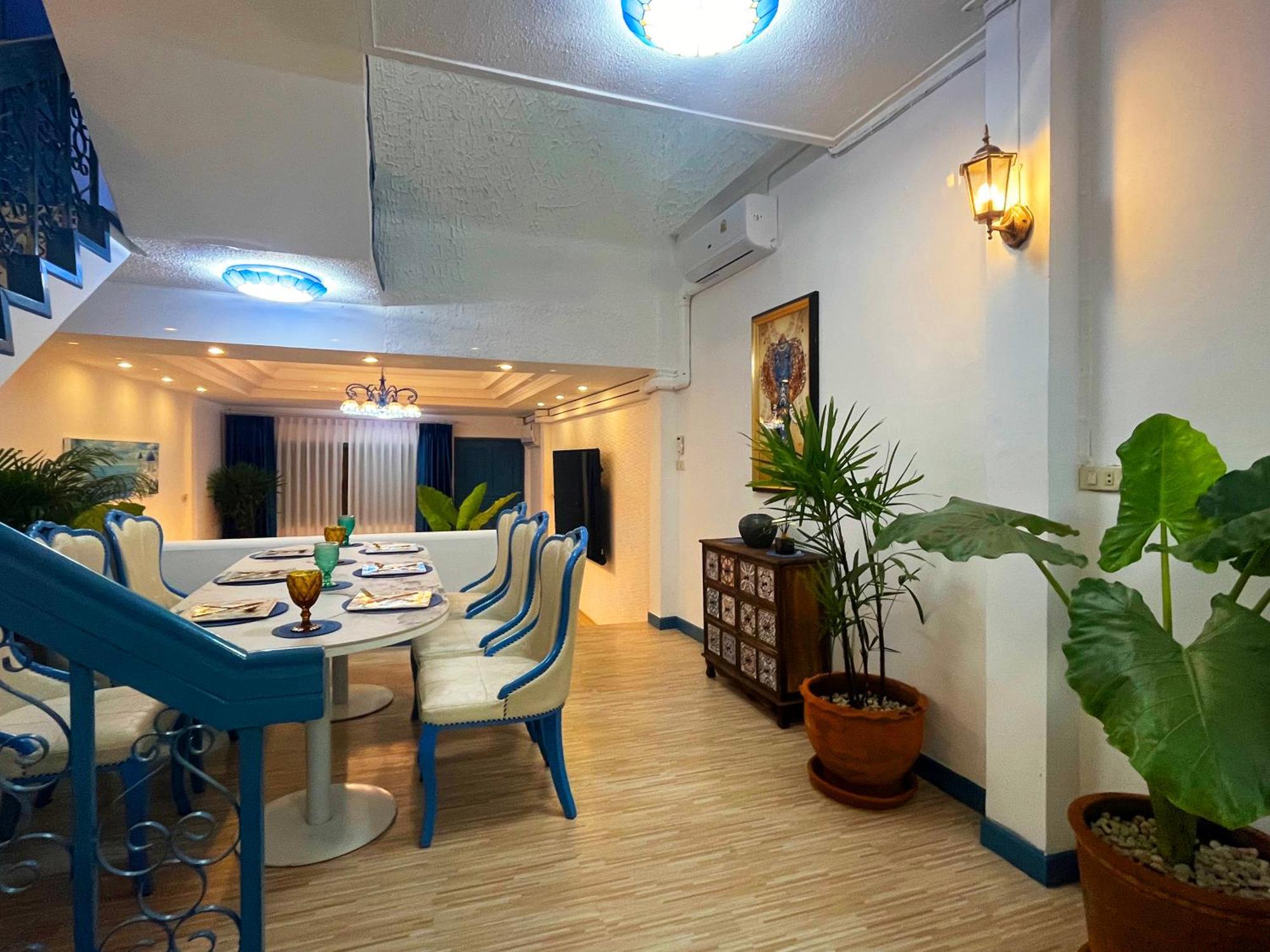 Villa 曼谷市中心素坤逸4卧 泳池别墅 近nana 近asoka