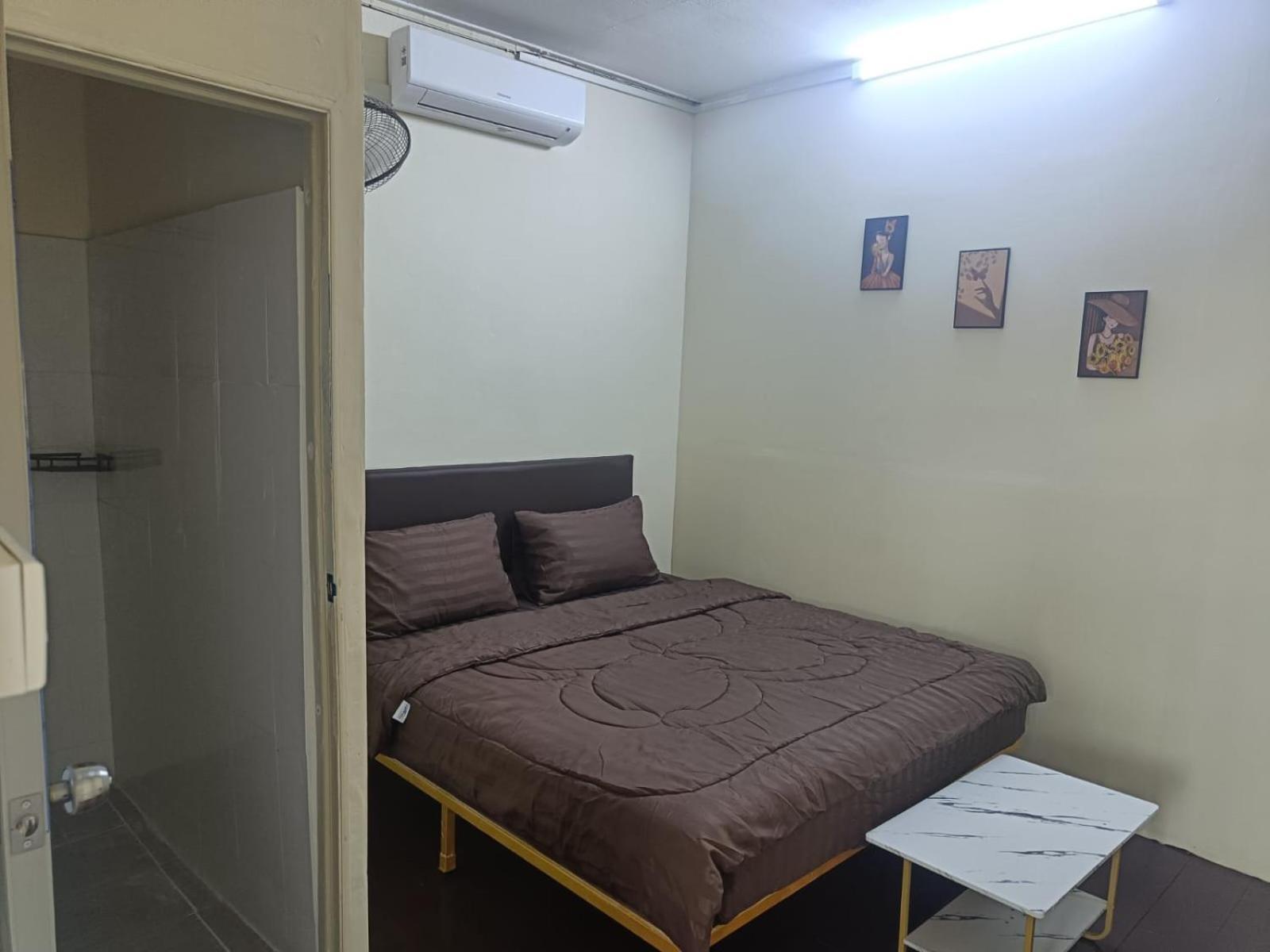 The House Hostel *