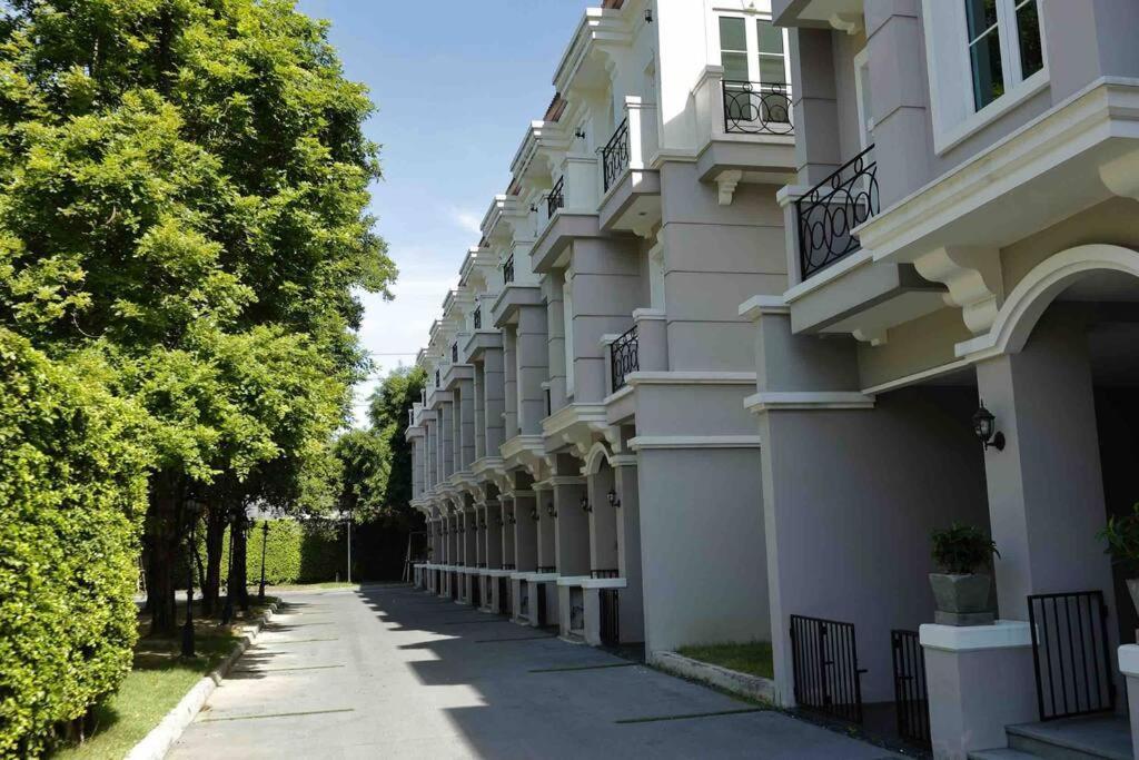 Sukhumvit 16 Townhouses, Inhome Luxury Residences Casa vacanze Bangkok