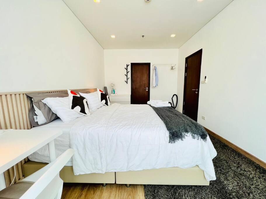 New Cozy 2bed 200m Bts Phrakhanong, 10min Thonglor Ekkamai * Bangkok