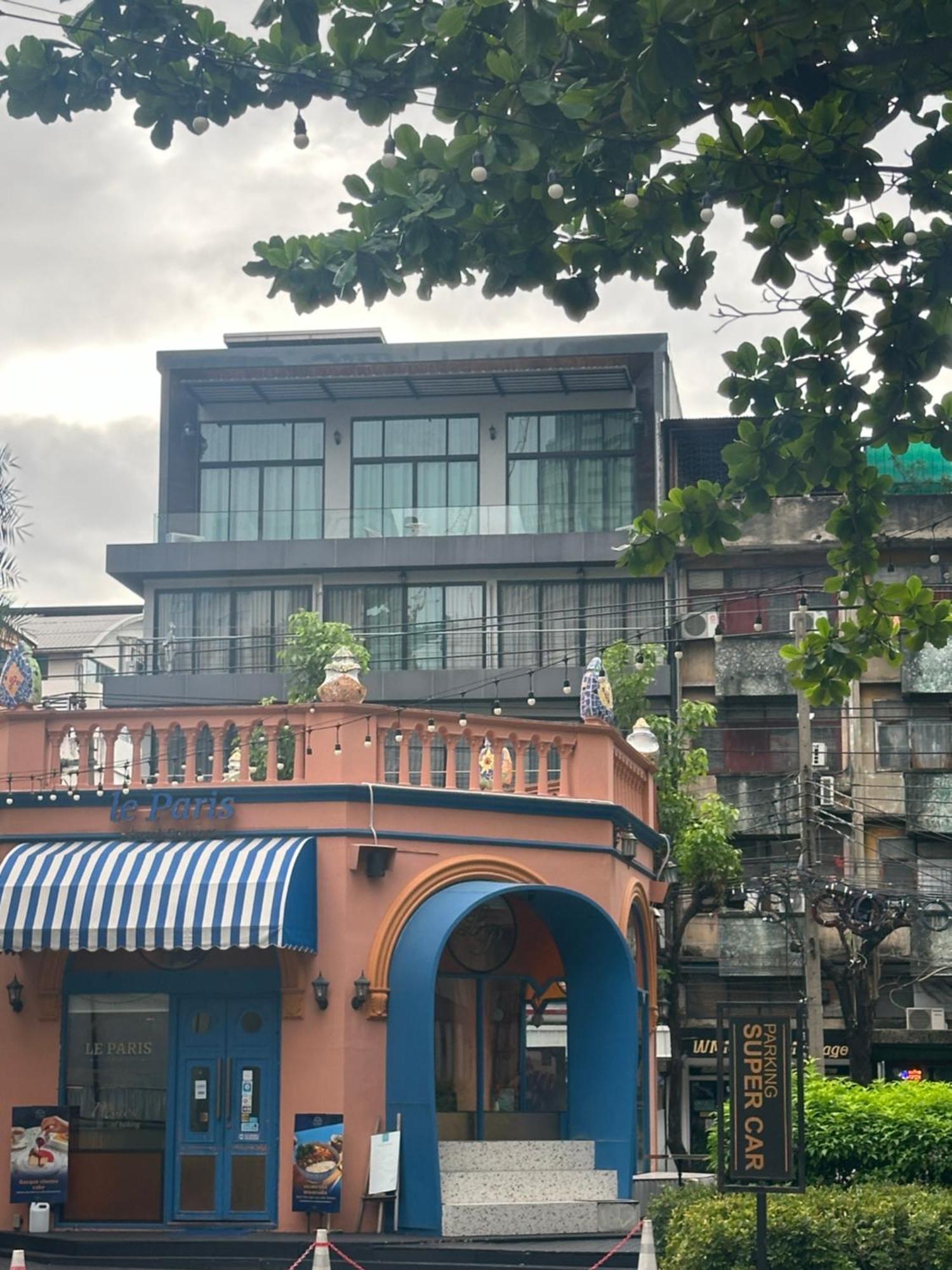 Căn hộ New Ekamai Thonglor Luxury Near 711, Bts, Mall *