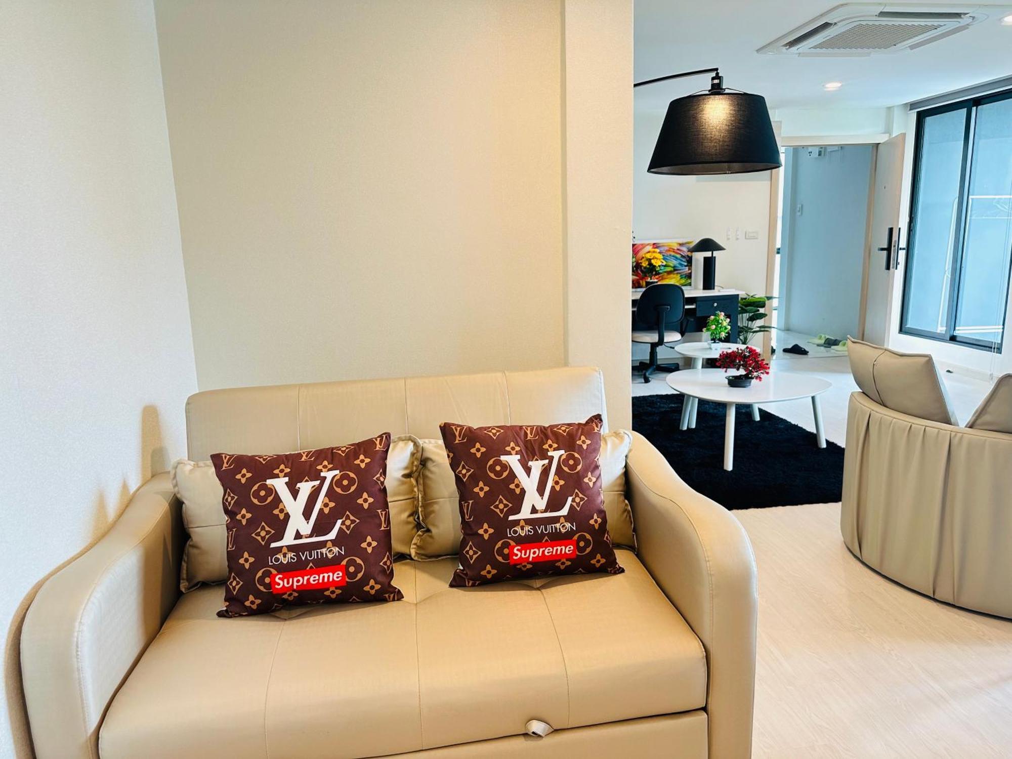Căn hộ New Ekamai Thonglor Luxury Near 711, Bts, Mall *