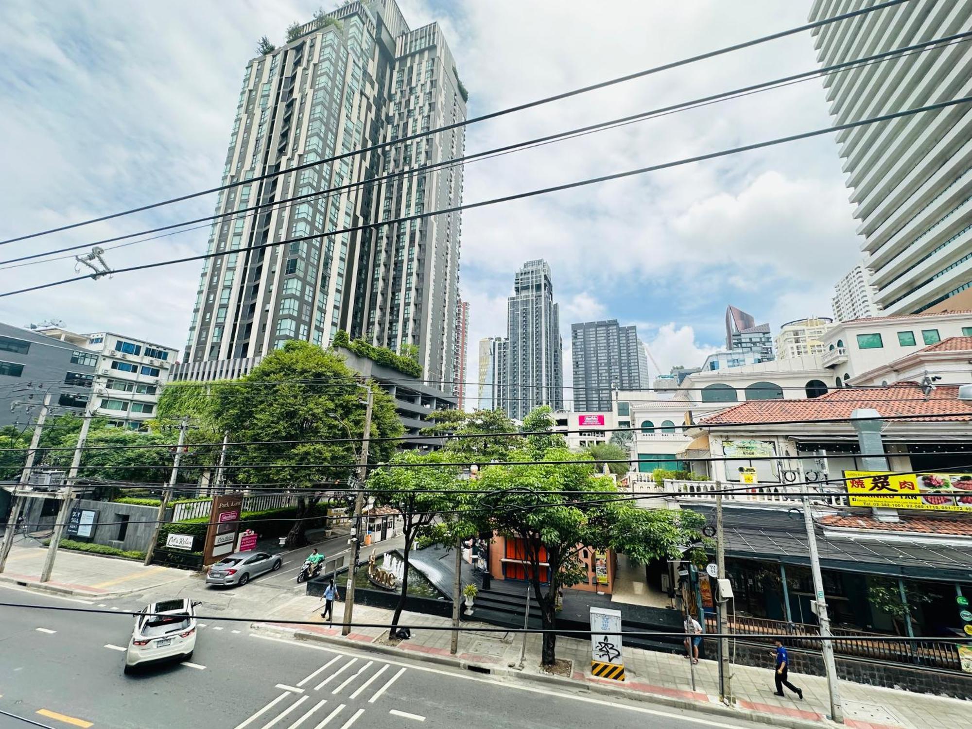 New Ekamai Thonglor Luxury Near 711, Bts, Mall Căn hộ