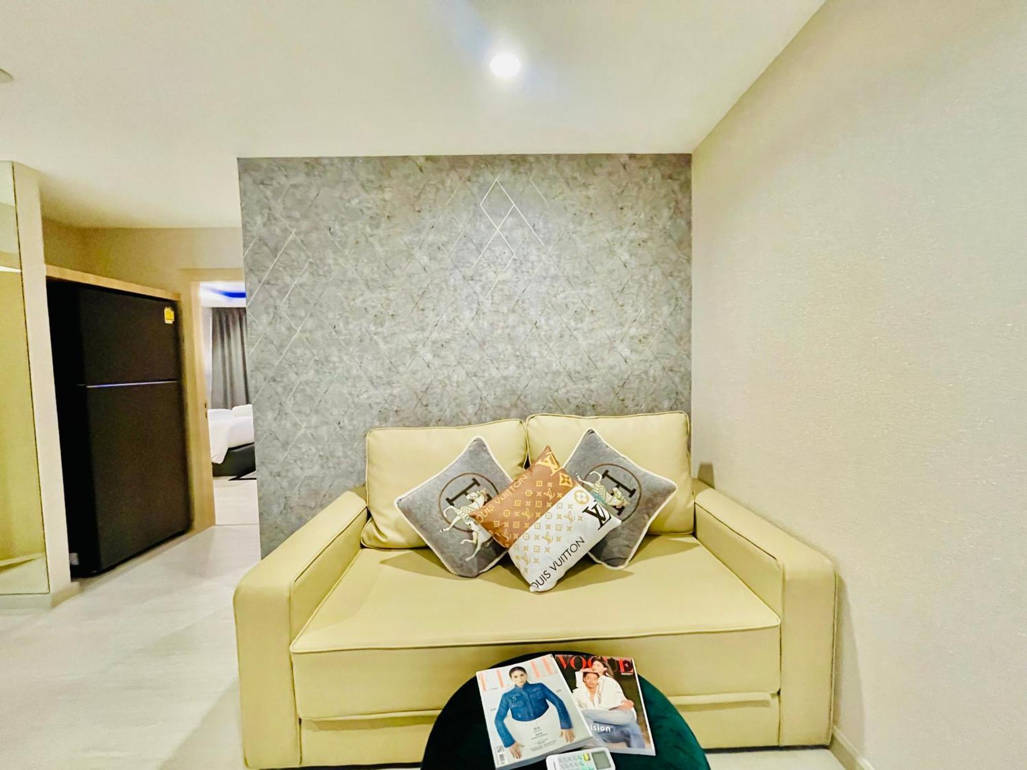 Căn hộ New Ekamai Thonglor Luxury Near 711, Bts, Mall *