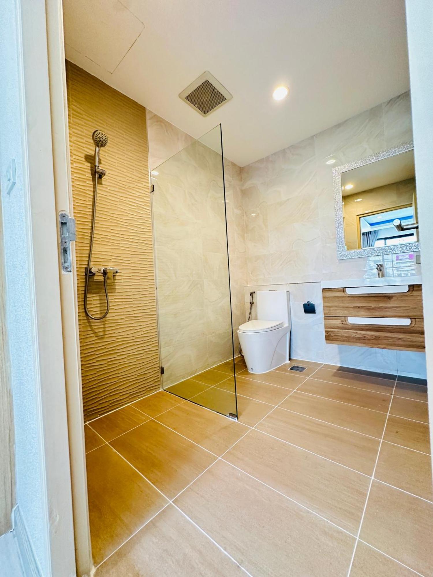 Căn hộ New Ekamai Thonglor Luxury Near 711, Bts, Mall
