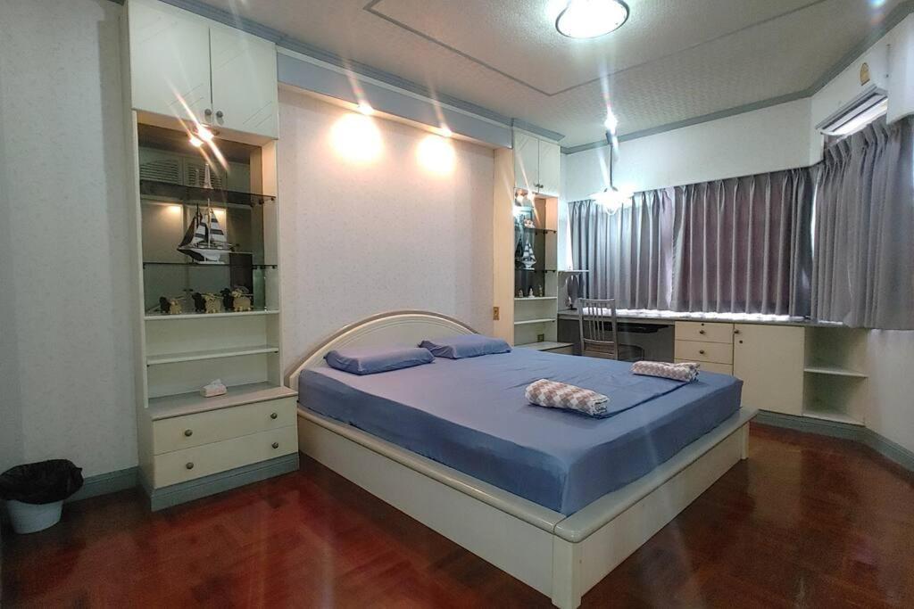 Holiday home 繁华与幽静的联排别墅 近帕蓝9,拉猜达地铁站,订5晚免费接机一趟